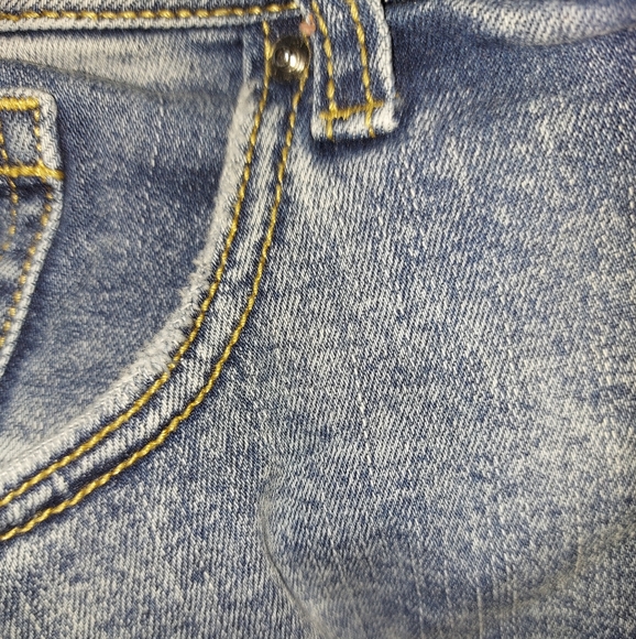 D/C Slightly Curvy Jeans With Slits - Picture 7 of 12